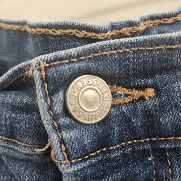 Levi's Blue Mid Length Cuffed Jean Shorts Waist Size 32 - Picture 5 of 8